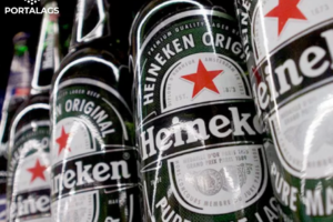 Heineken vende su división de Rusia por 1 euro pero asegura el empleo de 1,800 trabajadores al abandonar el mercado del país.